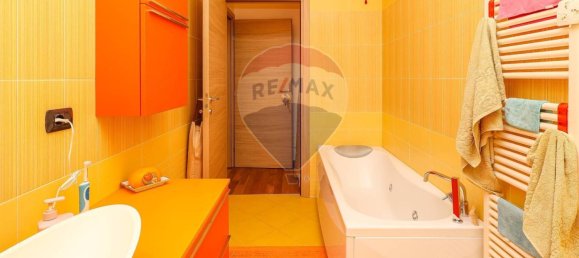 3 Schlafzimmer Wohnung in Albignasego, Italy, Nr. 373402 11