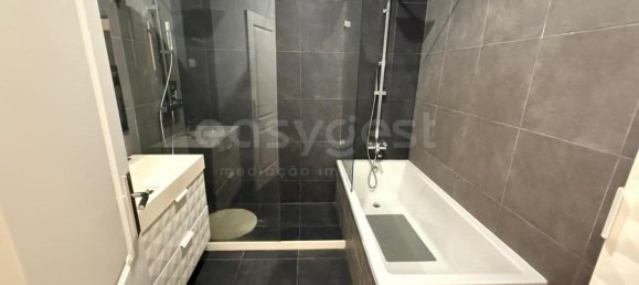 3 bedrooms Apartment in Lisbon, Portugal No. 215389 24