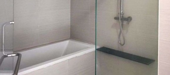 Apartamento com 2 quartos em condomínio em Khlong Toei, Thailand N.º 4729 6