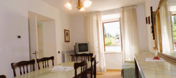 8 غرف نوم منزل في Gualdo Tadino, Italy رقم 373078 3