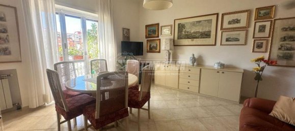 Apartamento de 4 divisões em Naples, Italy N.º 25213 17