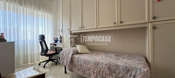 4 rooms Apartment in Naples, Italy No. 25213 4