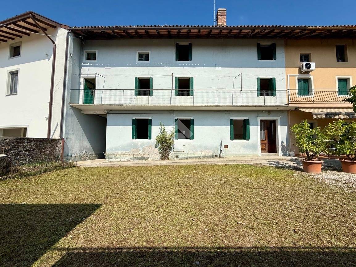4 bedrooms House in Udine, Italy No. 326863