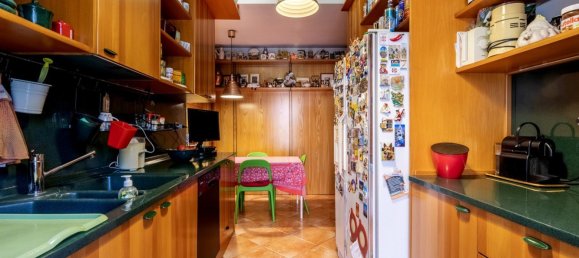 4 rooms Apartment in Rome, Italy No. 199300 2
