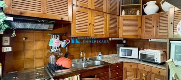 3 bedrooms Apartment in Massa, Italy No. 193016 9