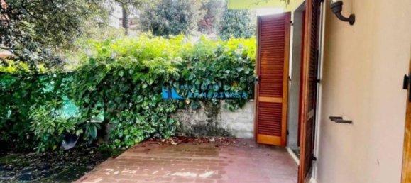 3 bedrooms Apartment in Massa, Italy No. 193016 4
