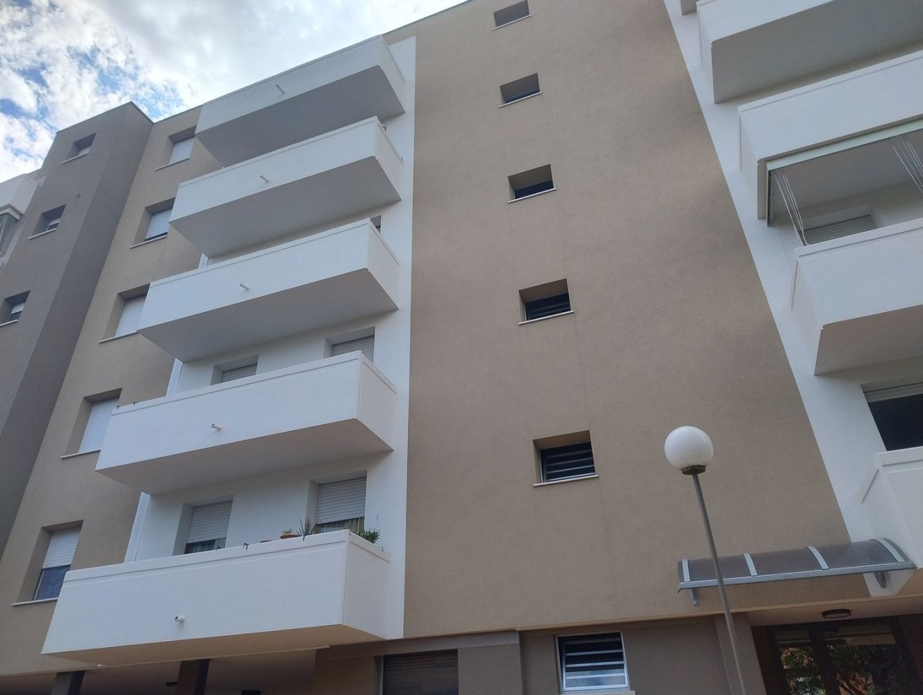 4 غرف نوم شقة في Modena, Italy رقم 403364