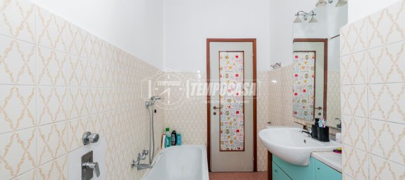 3 rooms Apartment in San Giuliano Milanese, Italy No. 274436 8