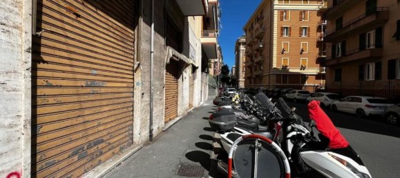 40m² Commercial property in Genoa, Italy No. 347672 3