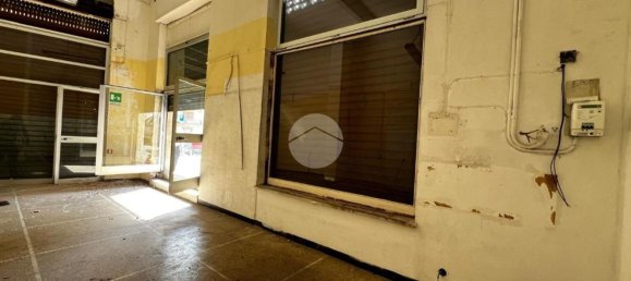 40m² Commercial property in Genoa, Italy No. 347672 15