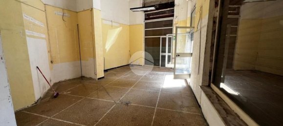 40m² Commercial property in Genoa, Italy No. 347672 16