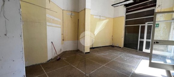 40m² Commercial property in Genoa, Italy No. 347672 2