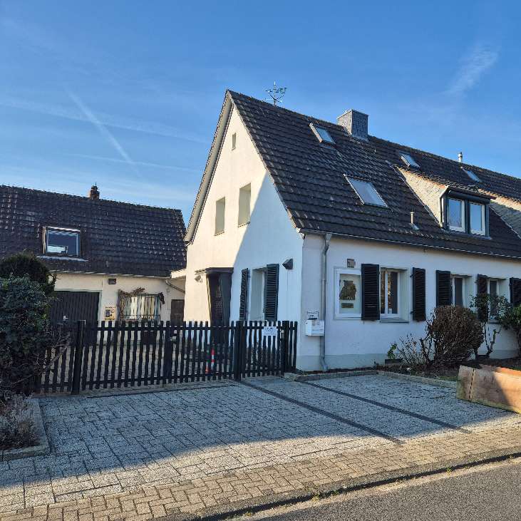 Таунхаус с 3 спальнями в Нойс, Германия № 34241