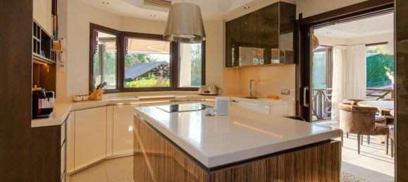 4 Schlafzimmer Villa in Marbella, Spain, Nr. 121244 7