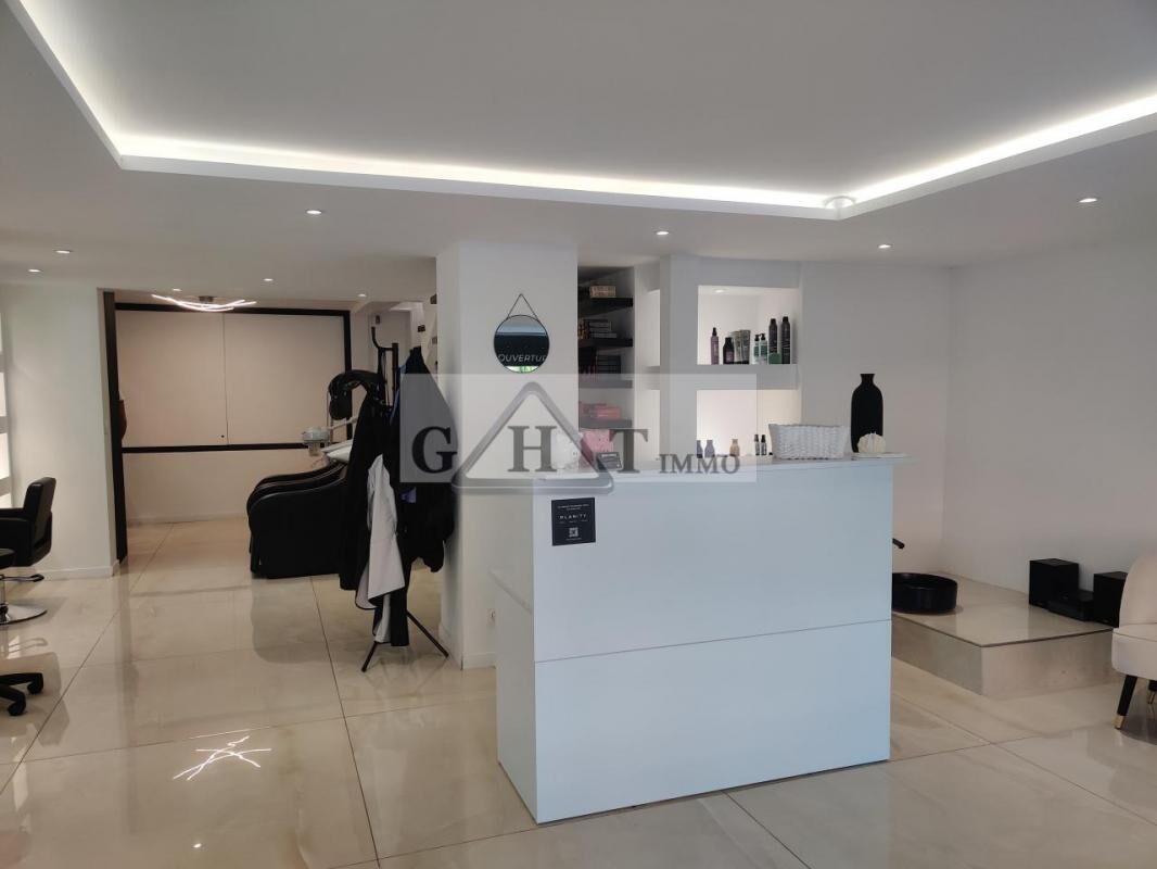 Gewerbliche Immobilie in Le Cannet, France 124m², Nr. 294218