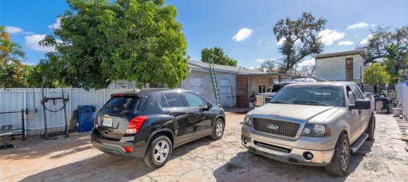 4 dormitorios villa en venta en Miami, Miami-Dade, Florida, USA № 614174 14