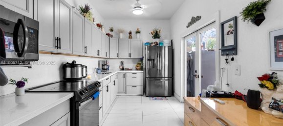 4 dormitorios villa en venta en Miami, Miami-Dade, Florida, USA № 614174 5