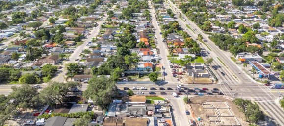 4 dormitorios villa en venta en Miami, Miami-Dade, Florida, USA № 614174 18