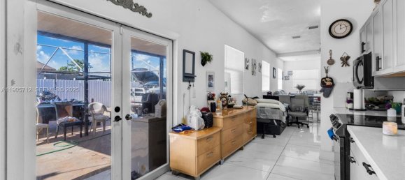 4 dormitorios villa en venta en Miami, Miami-Dade, Florida, USA № 614174 3