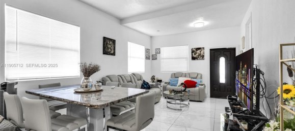 4 dormitorios villa en venta en Miami, Miami-Dade, Florida, USA № 614174 4
