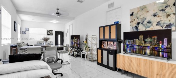 4 dormitorios villa en venta en Miami, Miami-Dade, Florida, USA № 614174 6