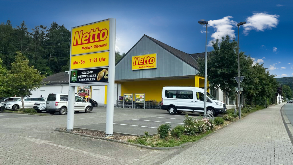 929m² Commercial property in Olpe, Germany No. 147843