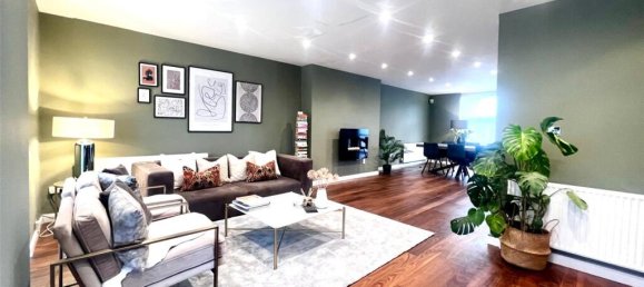 4 bedrooms Commercial property in London, United Kingdom No. 7438 6