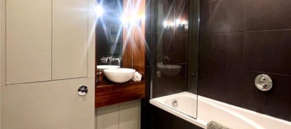 4 bedrooms Commercial property in London, United Kingdom No. 7438 11