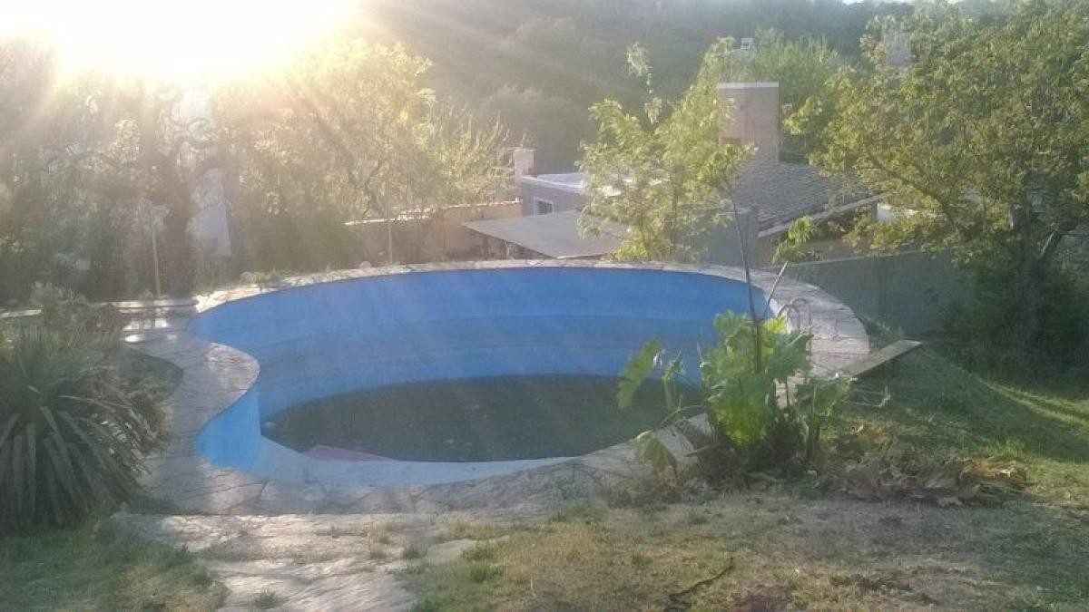 Дом с 4 спальнями в Кордоба, Аргентина № 52024