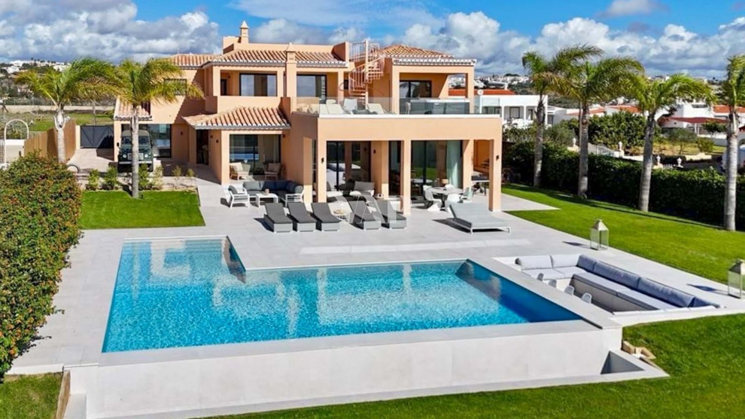 Villa de 5 dormitorios en Albufeira, Portugal No. 101290