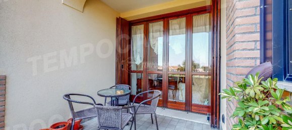 Apartamento de 3 divisões em Cento, Italy N.º 35660 2