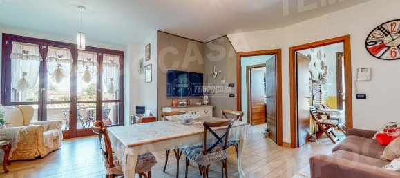 Apartamento de 3 divisões em Cento, Italy N.º 35660 4