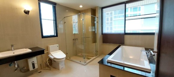 2 bedrooms Condo in Pattaya, Thailand No. 5589 11