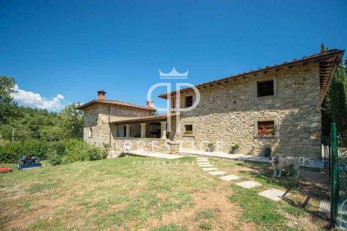 5 chambres Maison à Arezzo, Italy No. 174169