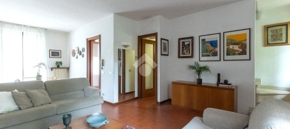 4 Schlafzimmer Haus in Missaglia, Italy, Nr. 371728 2