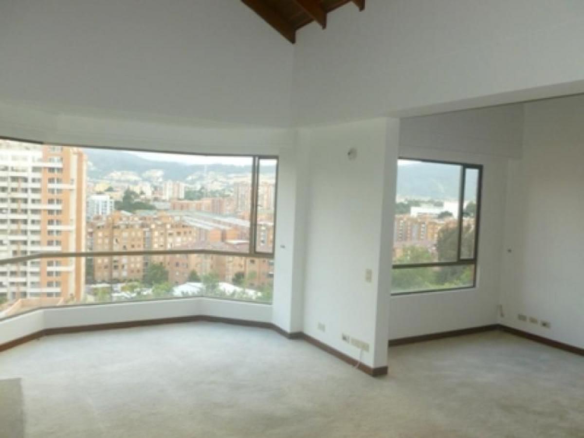 3 bedrooms House in Bogota, Colombia No. 12323