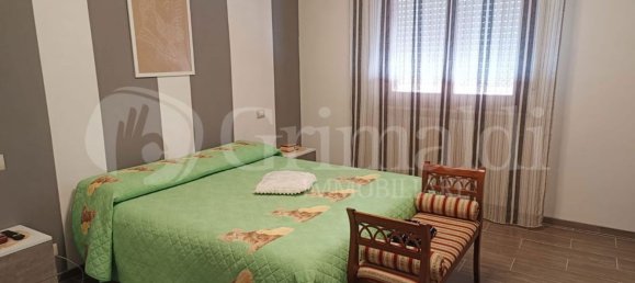 5 rooms Apartment in Monte Roberto, Italy No. 303214 12