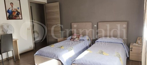 5 rooms Apartment in Monte Roberto, Italy No. 303214 13