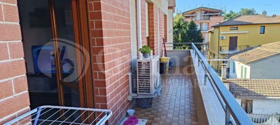 5 rooms Apartment in Monte Roberto, Italy No. 303214 9