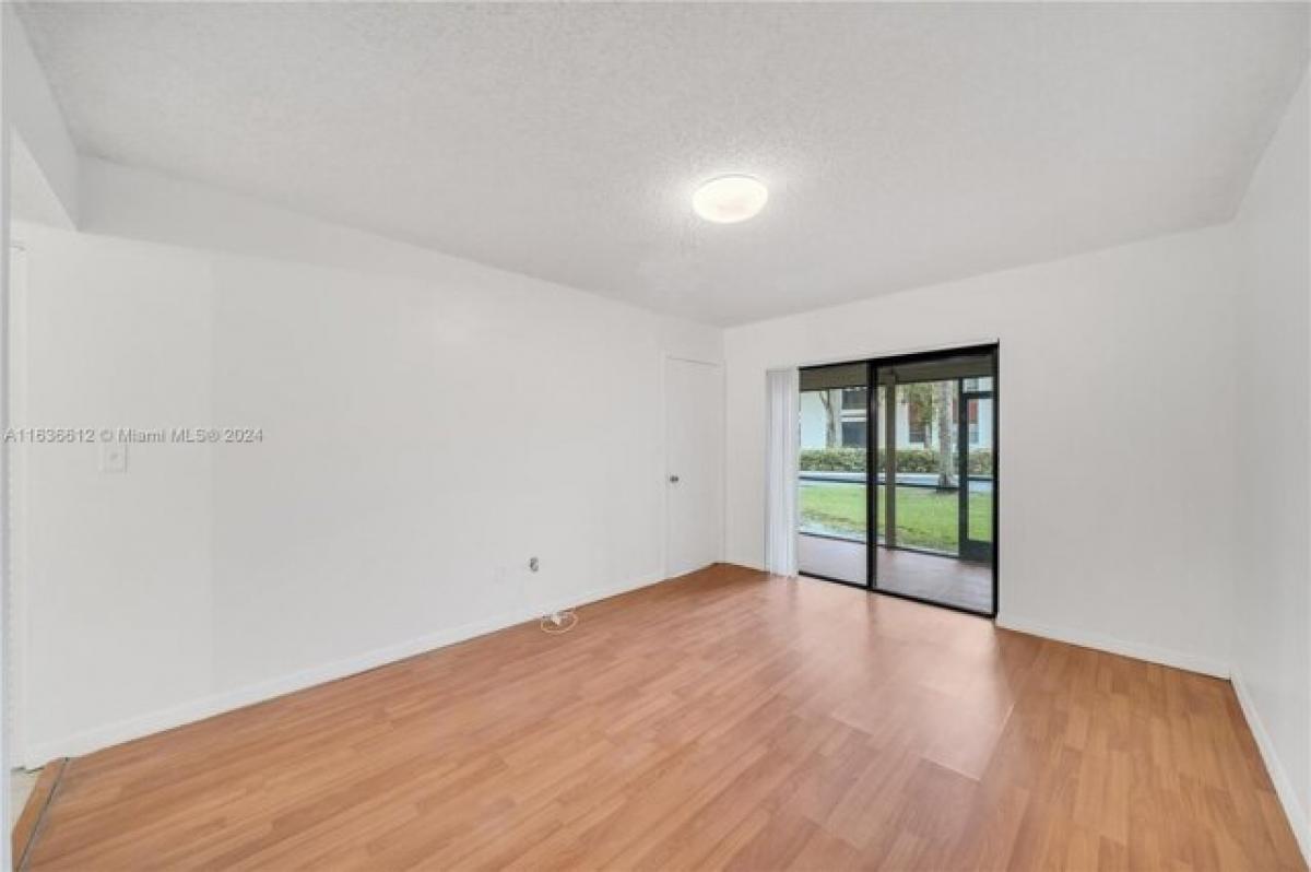 Дом с 2 спальнями в Майами, США № 385055