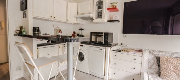 Studio in Courbevoie, France No. 296413 9