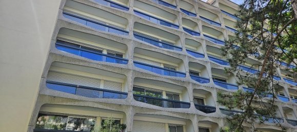 Studio in Courbevoie, France No. 296413 6