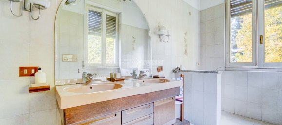 6 rooms Villa in Castano Primo, Italy No. 127507 24