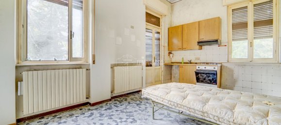 6 rooms Villa in Castano Primo, Italy No. 127507 8