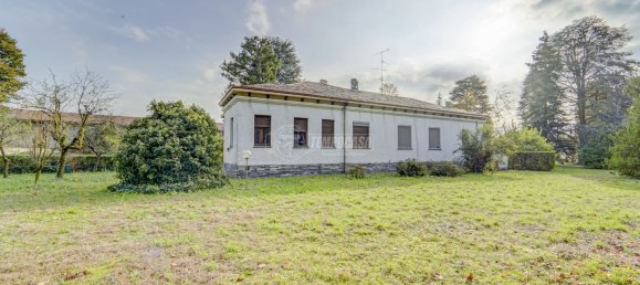 6 rooms Villa in Castano Primo, Italy No. 127507 32