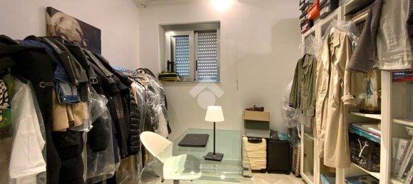 4-salle Appartement à San Giorgio a Cremano, Italy No. 6007 18