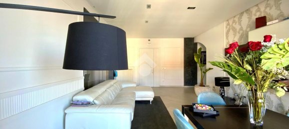 4-salle Appartement à San Giorgio a Cremano, Italy No. 6007 6