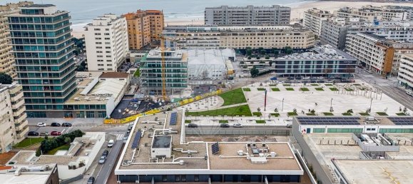 Apartamento de 4 dormitorios en Matosinhos, Portugal No. 112749 2