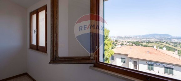 3 Schlafzimmer Haus in Recanati, Italy, Nr. 312715 45