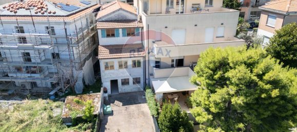 3 Schlafzimmer Haus in Recanati, Italy, Nr. 312715 26